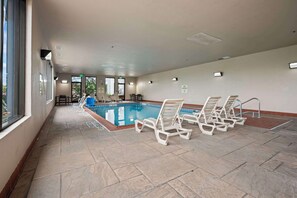 Una piscina cubierta