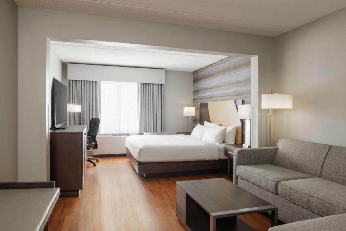 In-room safe, desk, laptop workspace, iron/ironing board