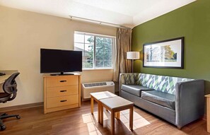 Desk, blackout drapes, iron/ironing board, free WiFi