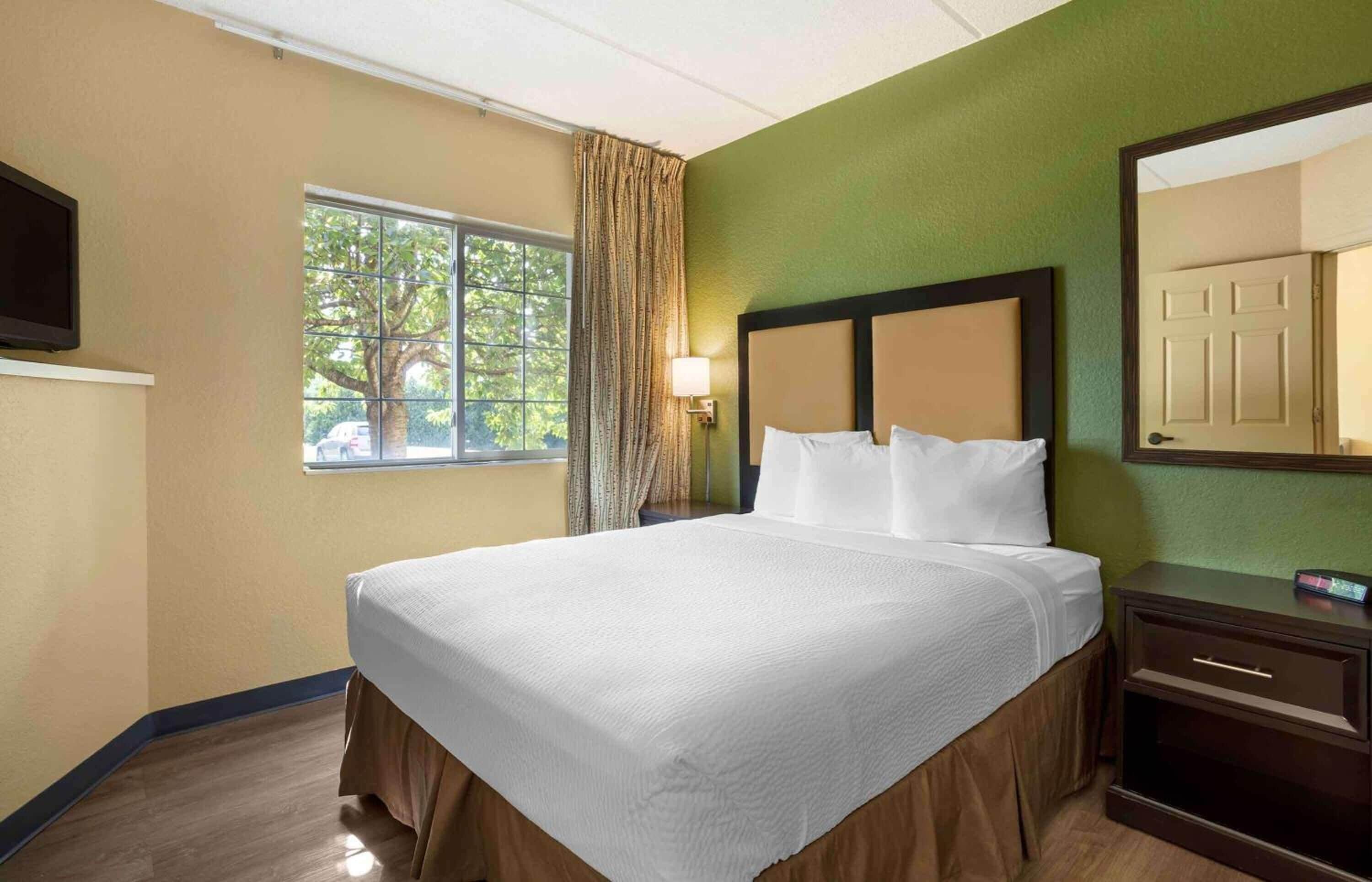 Desk, blackout curtains, iron/ironing board, free WiFi