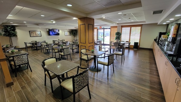Free daily continental breakfast
