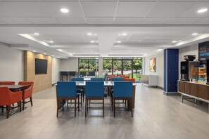 Ilmainen päivittäinen mannermainen aamiainen