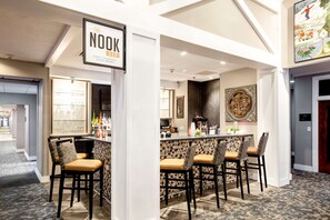 Bar (on property) - Hampton Inn & Suites Raleigh Cary Lenovo Center (Raleigh)