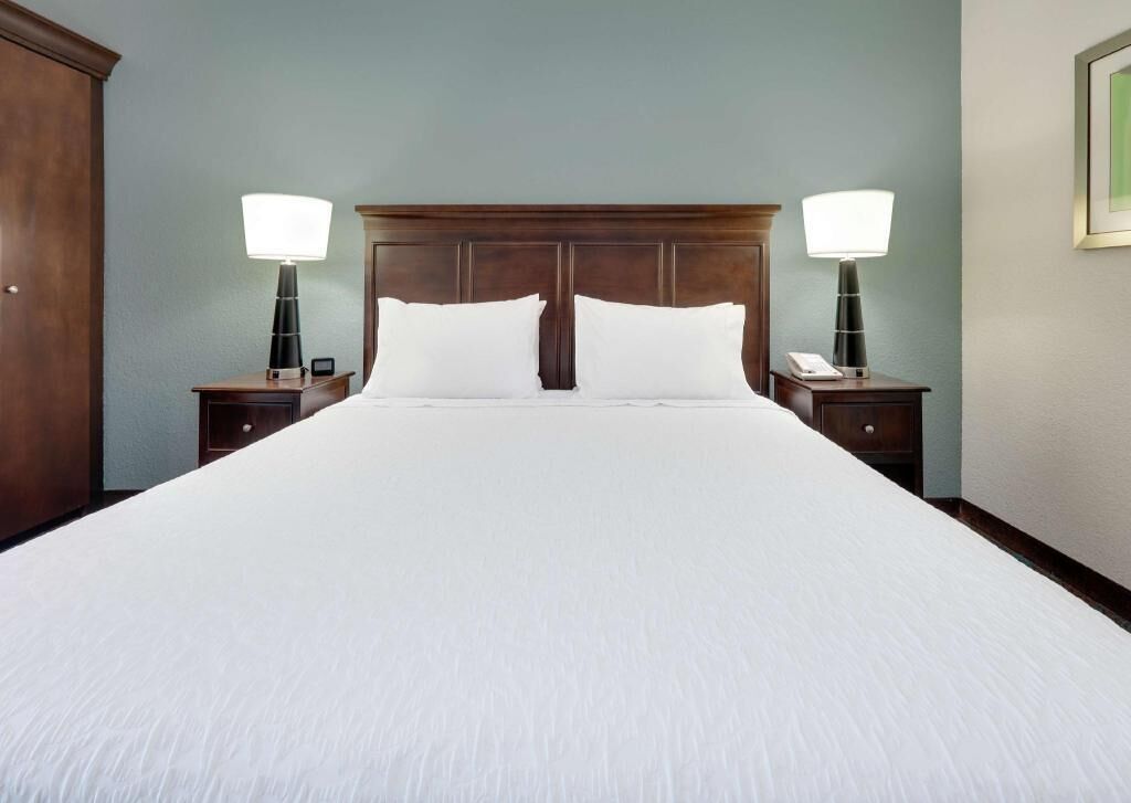 Biancheria da letto di alta qualità, una cassaforte in camera