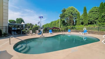 Alberca al aire libre por temporada