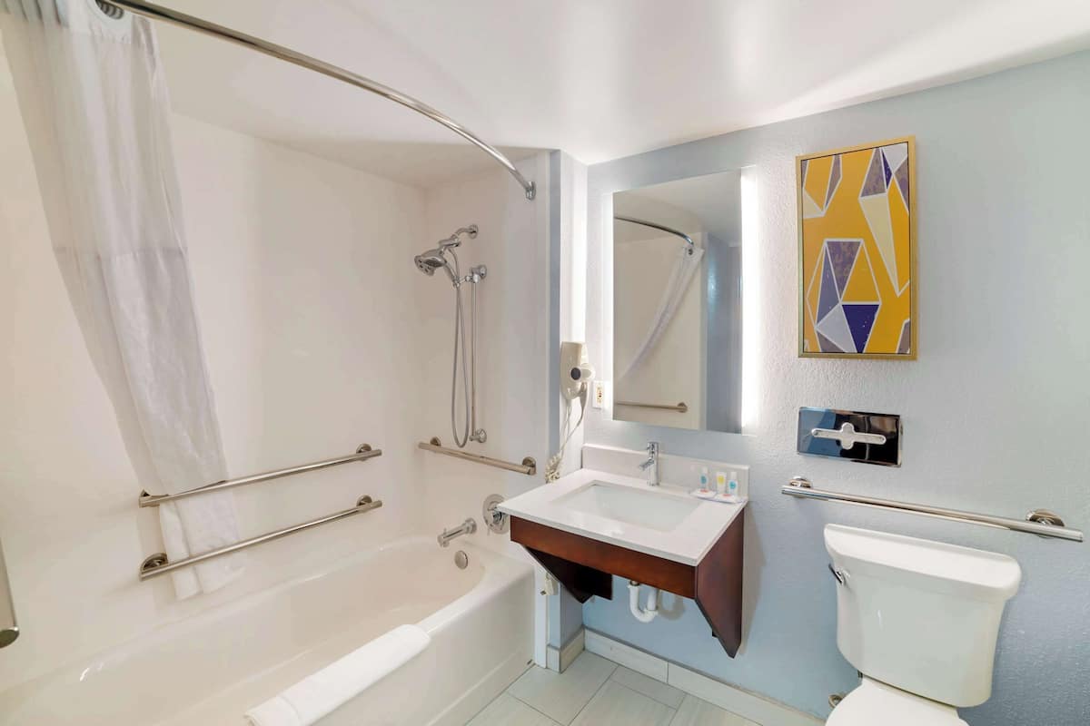 suite, multiple beds | desk, blackout curtains, iron/ironing board, free cots/infant beds