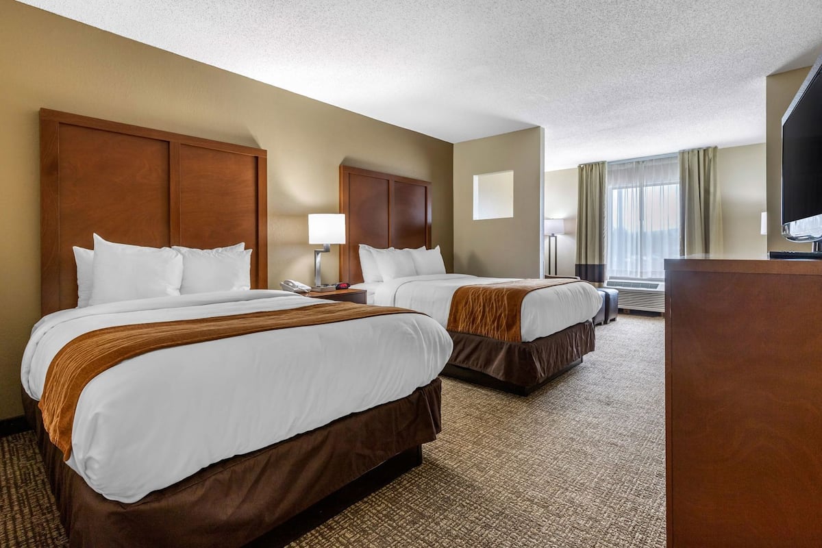 Desk, blackout curtains, iron/ironing board, free cots/infant beds