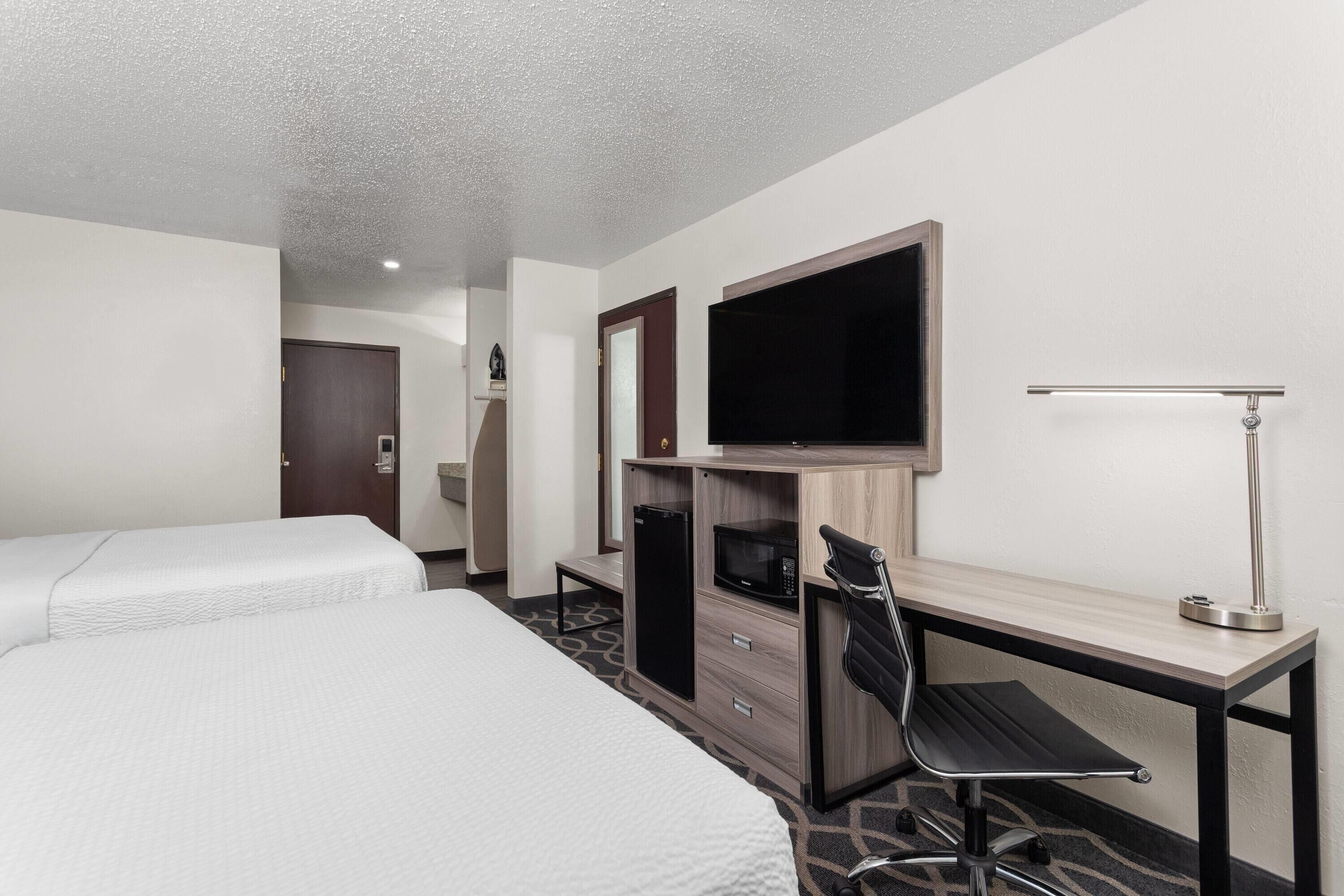 Room, 2 Queen Beds, Non Smoking