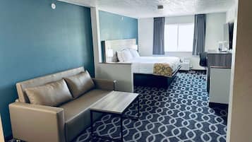 Studio Suite Deluxe, 1 giường cỡ king, không hút thuốc | Bàn, khu vực làm việc phù hợp cho laptop, bàn ủi/dụng cụ ủi quần áo
