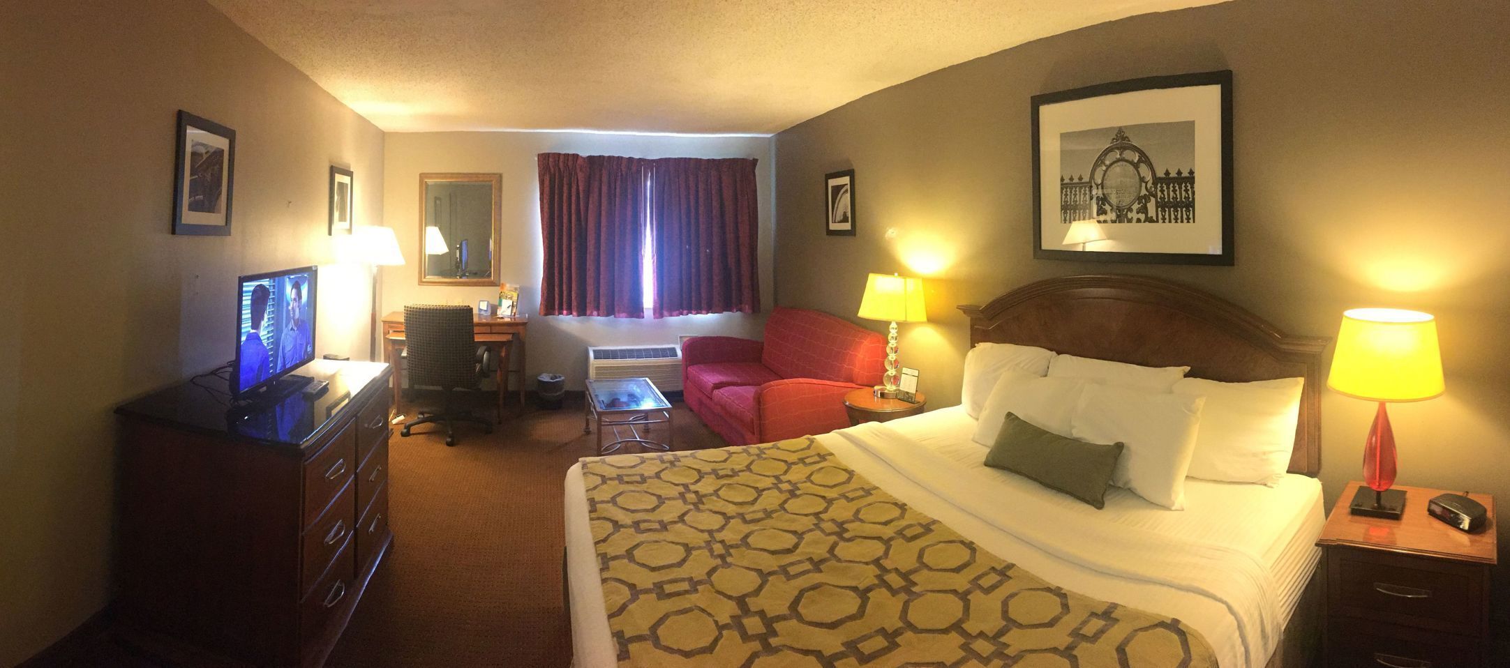 Desk, laptop workspace, iron/ironing board, free cribs/infant beds