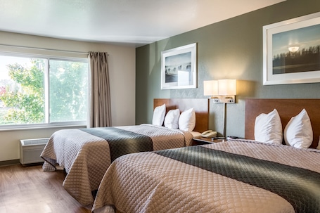 Blackout curtains, free WiFi, bed sheets. HomeTowne Studios by Red Roof Salem, OR