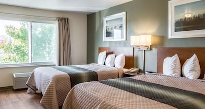 HomeTowne Studios by Red Roof Salem, OR