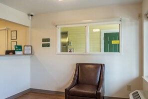 Sala de estar en el lobby