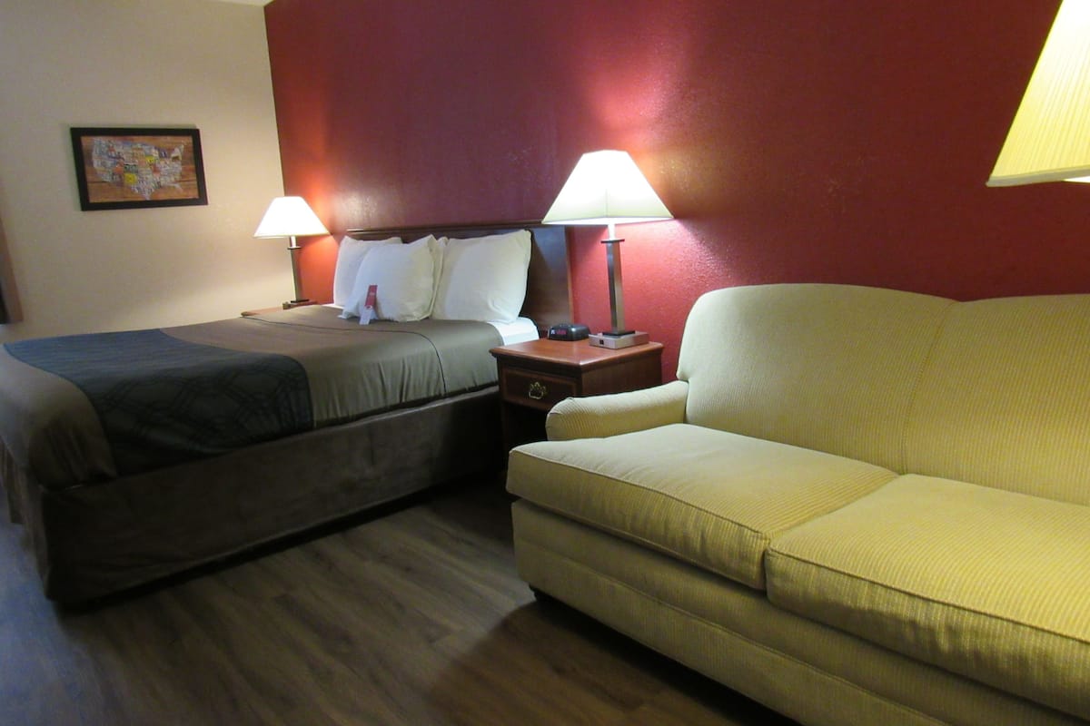 Standardzimmer, 1 King-Bett, Nichtraucher | Hochwertige Bettwaren, Zimmersafe, Schreibtisch, Bügeleisen/Bügelbrett