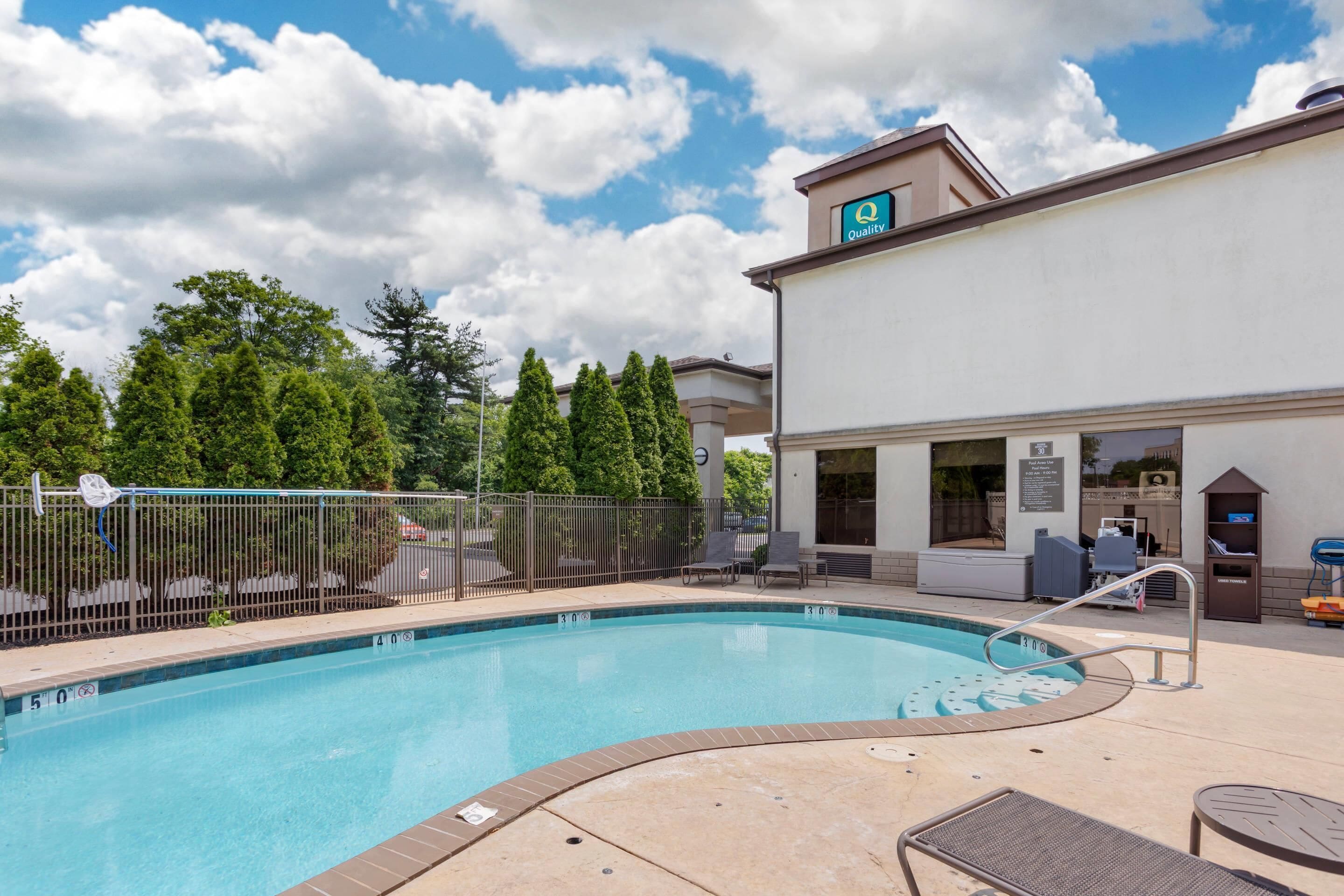 Außenpool (je nach Saison geöffnet)