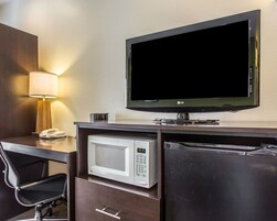 In-room safe, desk, iron/ironing board, free WiFi