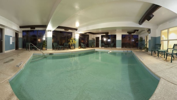 Indoor pool - Holiday Inn Express And Suites - Myrtle Beach (Murrells Inlet)