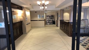 Lobby - Holiday Inn Express And Suites - Myrtle Beach (Murrells Inlet)