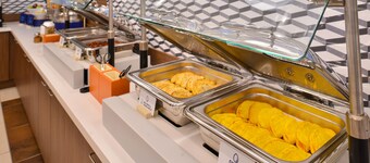 帝國購物中心快捷假日套房飯店 IHG 旗下飯店