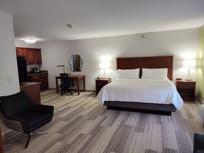 Suite, 1 King Bed with Sofa bed | Desk, blackout drapes, iron/ironing board, free WiFi - Holiday Inn Express & Suites Sioux Falls At Empire Mall by IHG (Sioux Falls)