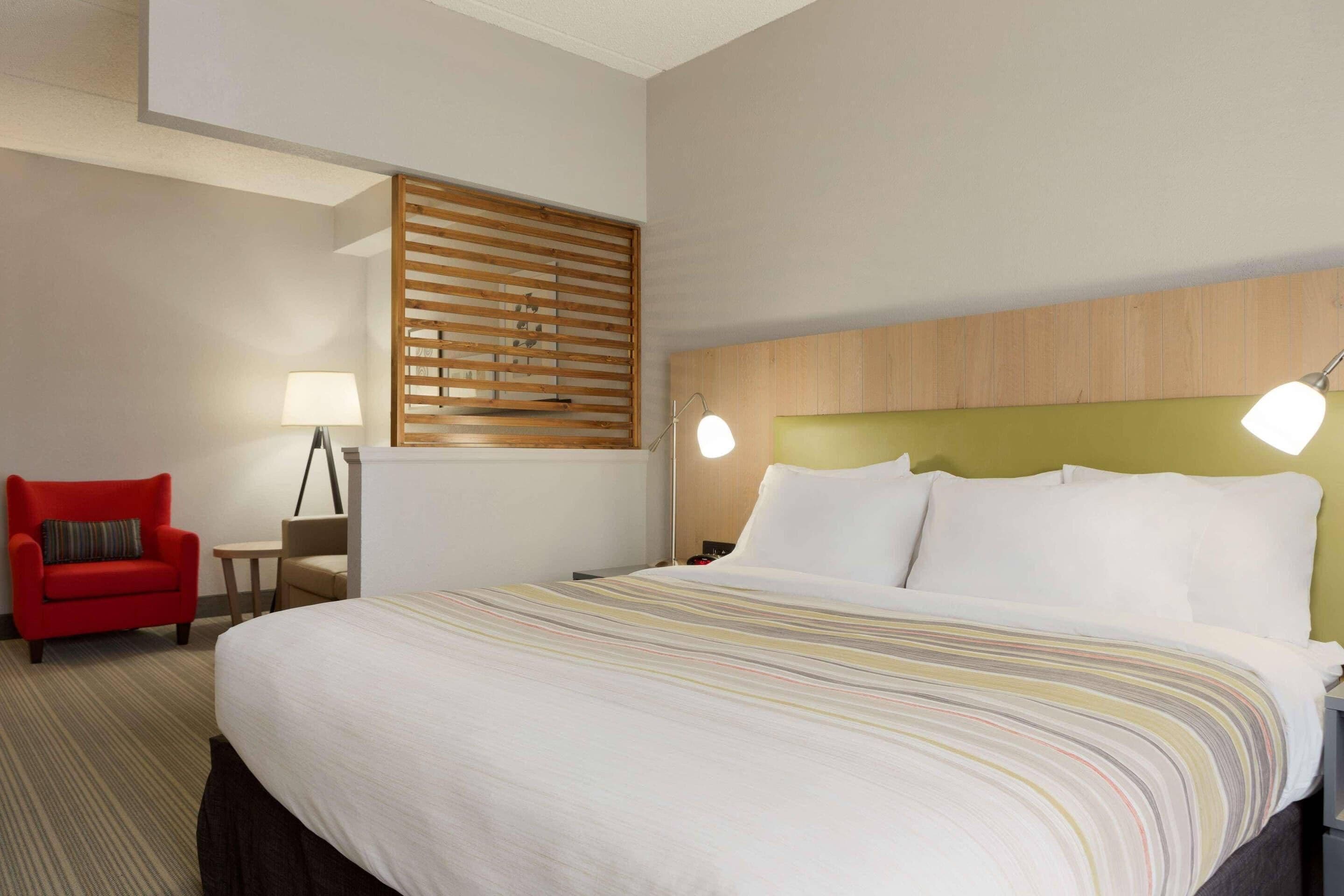 Desk, blackout drapes, iron/ironing board, free WiFi