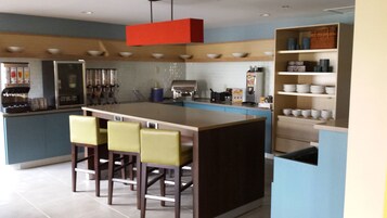 Desayuno buffet incluido todos los días 