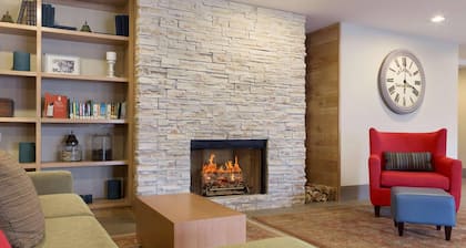 Country Inn & Suites by Radisson, Jackson, TN