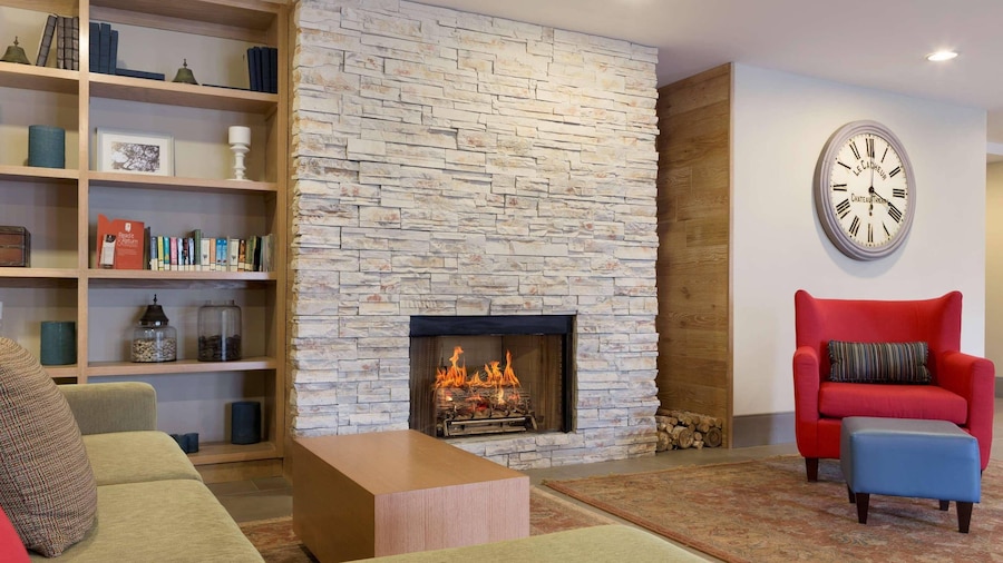 Country Inn & Suites by Radisson, Jackson, TN