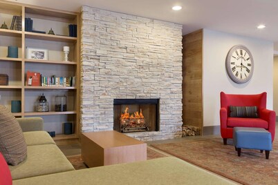 Country Inn & Suites by Radisson, Jackson, TN