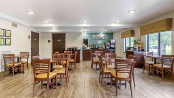 Desayuno completo incluido todos los días