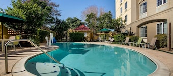 La Quinta Inn & Suites by Wyndham Austin Southwest