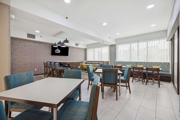 Desayuno buffet incluido todos los días 