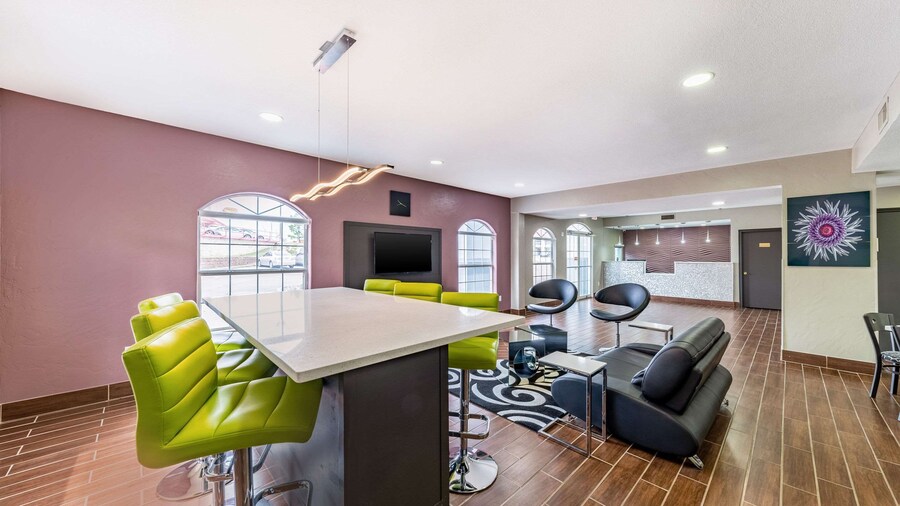 Quality Inn & Suites Canton