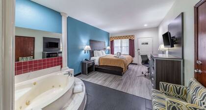 Quality Inn & Suites Canton
