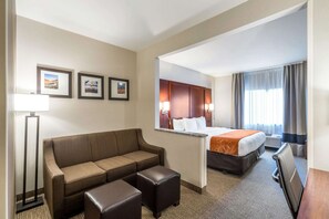 Premium bedding, pillow-top beds, individually decorated - Comfort Suites Yakima (Yakima)