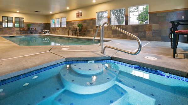 Indoor spa tub