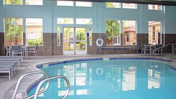 Una piscina cubierta