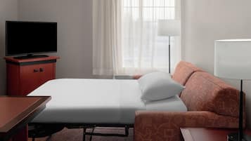 1 bedroom, hypo-allergenic bedding, desk, laptop workspace