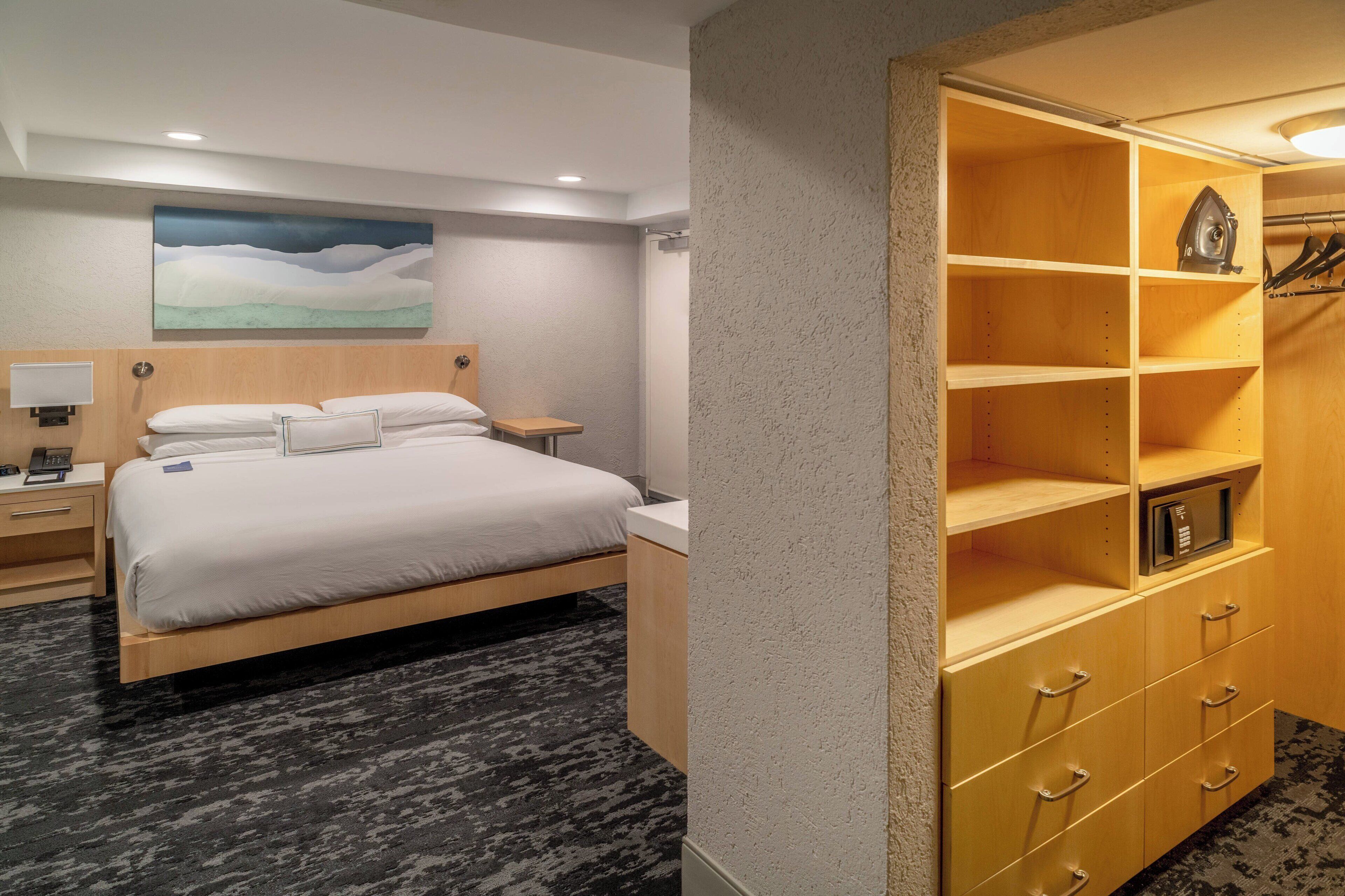 presidential suite, 1 bedroom | 1 bedroom, in-room safe, desk, laptop workspace