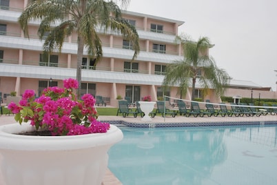 Castaways Resort and Suites