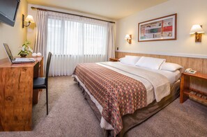 Minibar, in-room safe, desk, iron/ironing board - Hotel Don Luis Puerto Montt (Puerto Montt)