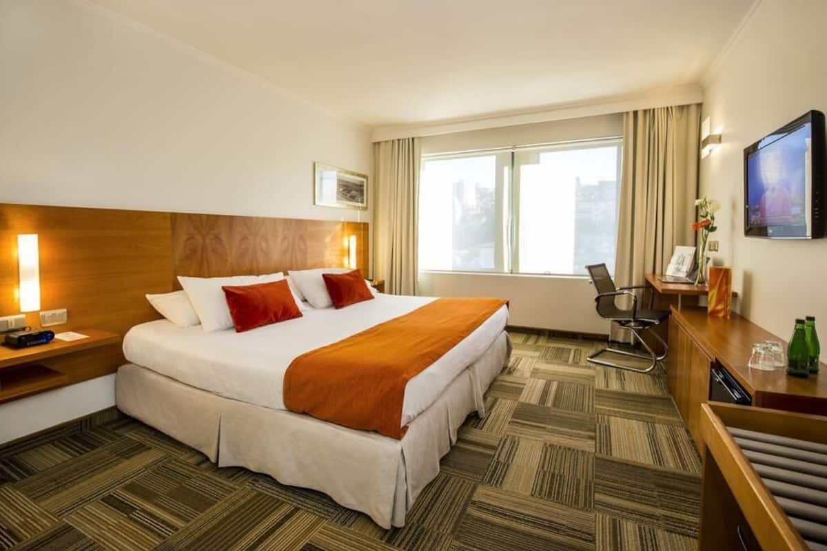 In-room safe, desk, WiFi (free), alarm clocks