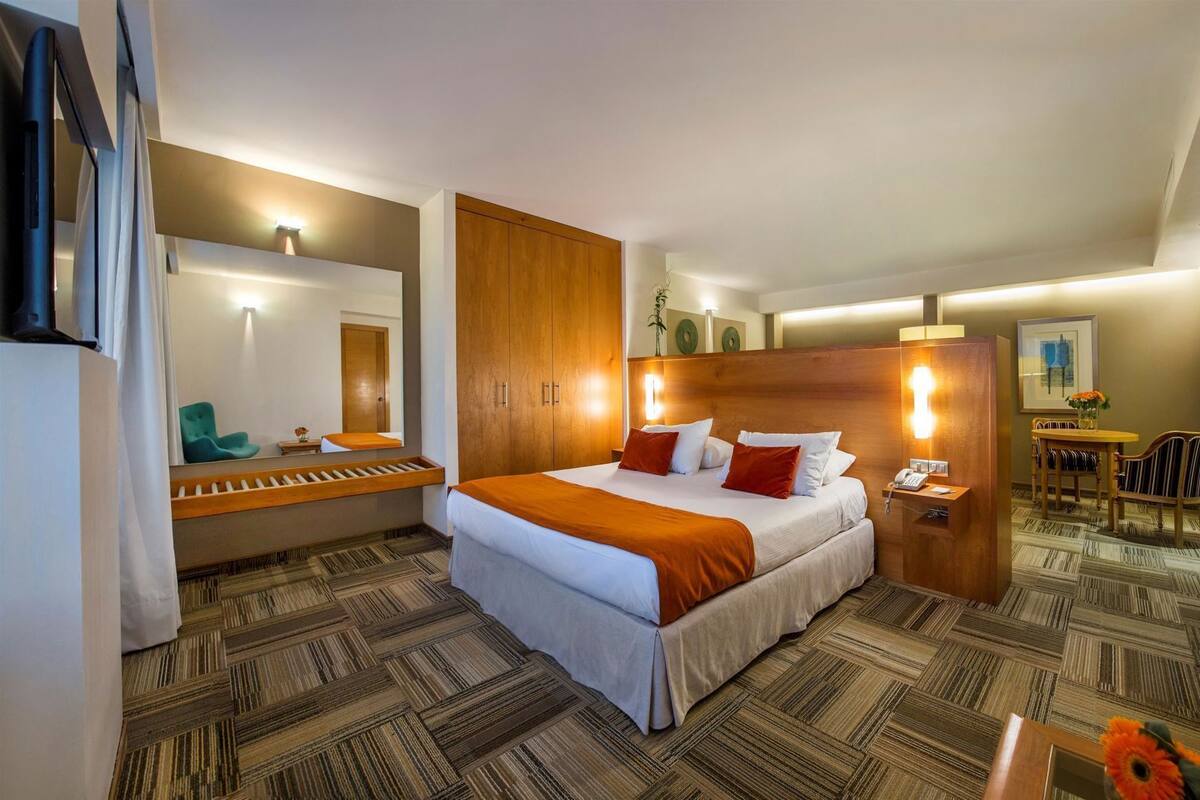 In-room safe, desk, free WiFi, bed sheets