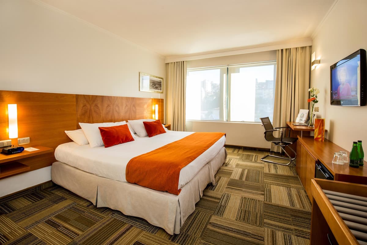 In-room safe, desk, WiFi (free), alarm clocks