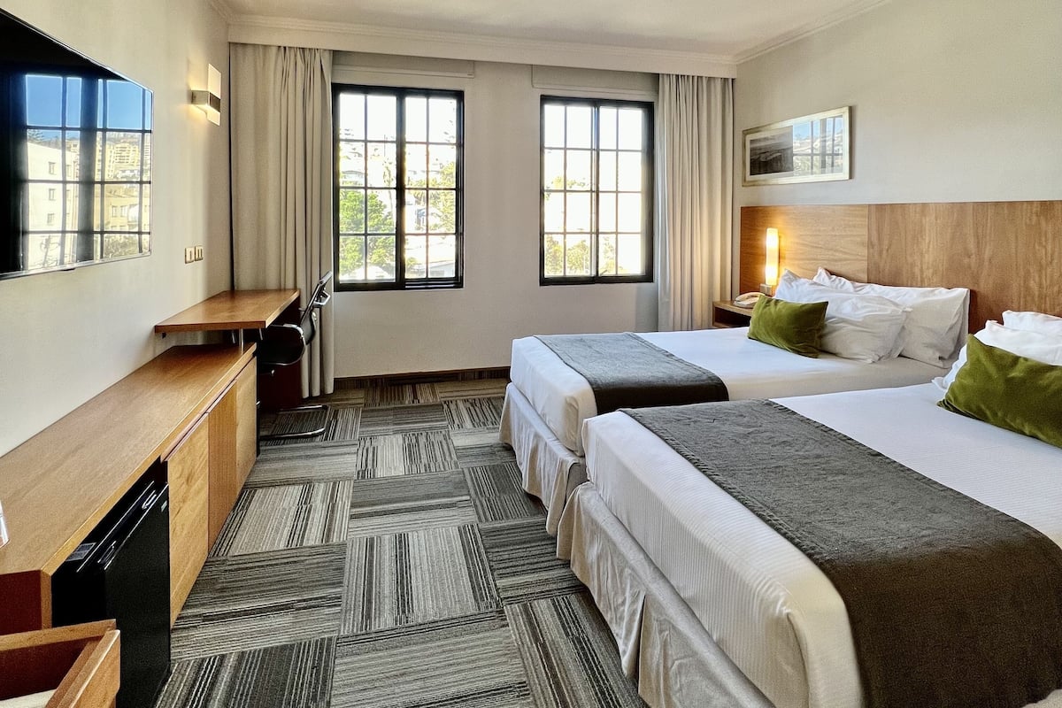 standard room, 2 single beds, non smoking | 1 bedroom, in-room safe, desk, free wifi