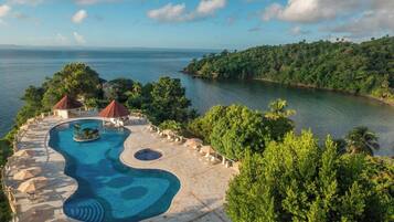 2 outdoor pools, pool umbrellas, sun loungers