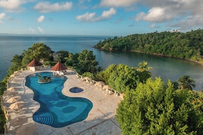 2 outdoor pools, pool umbrellas, pool loungers - Eurostars Grand Cayacoa (Samaná)