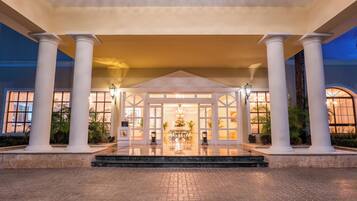 Entrada al alojamiento