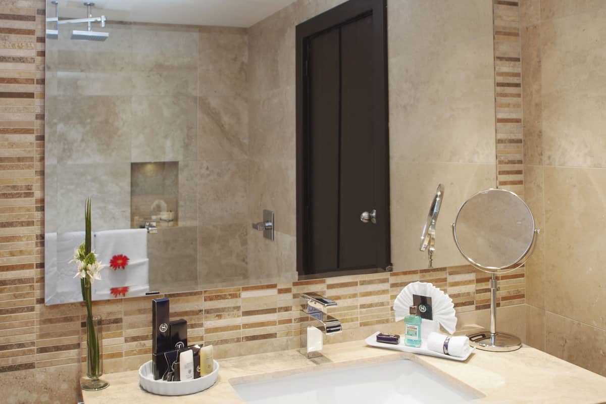 rainfall showerhead, free toiletries, hair dryer, bathrobes