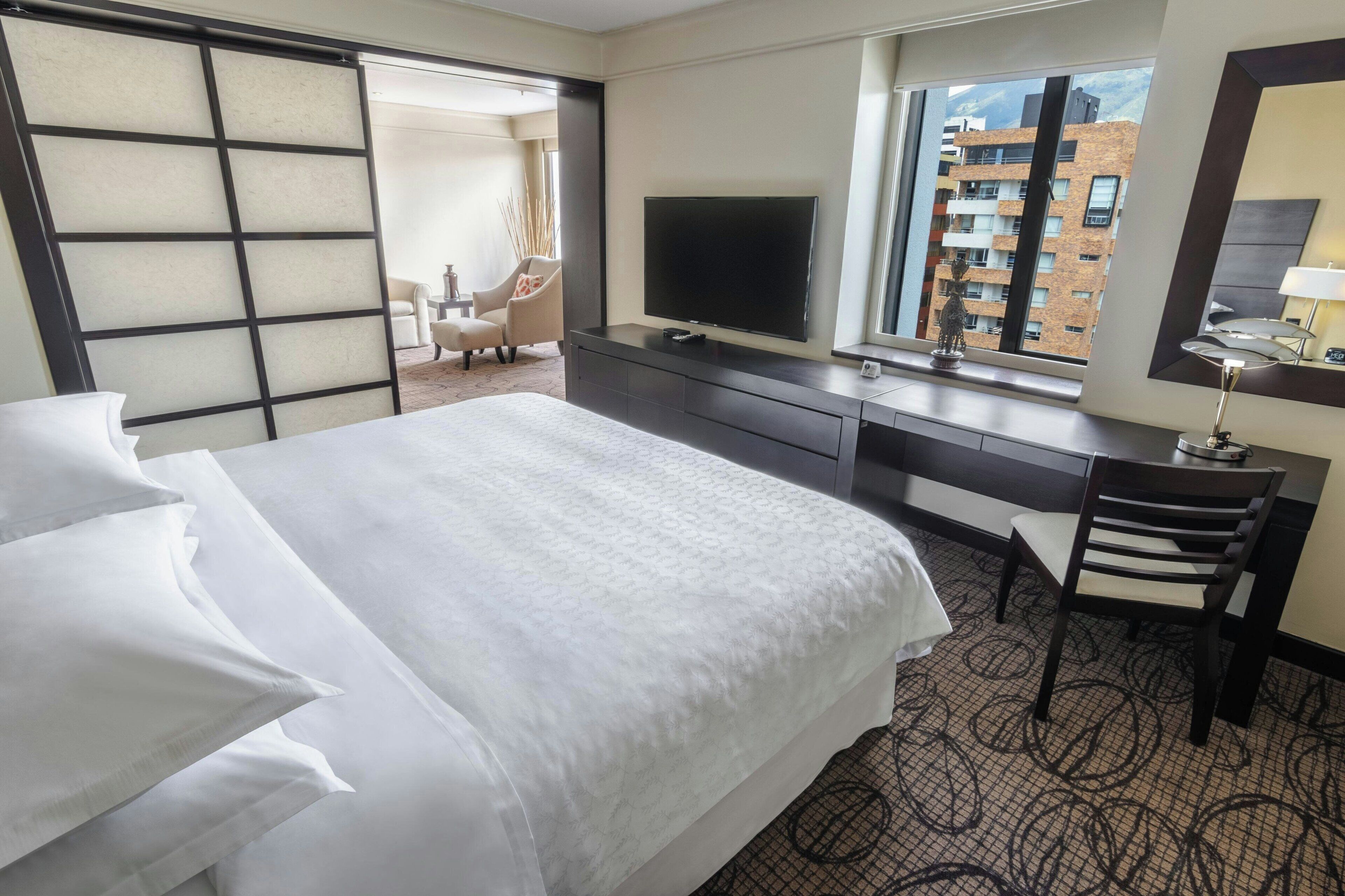 club suite, 1 bedroom | 1 bedroom, egyptian cotton sheets, premium bedding, minibar